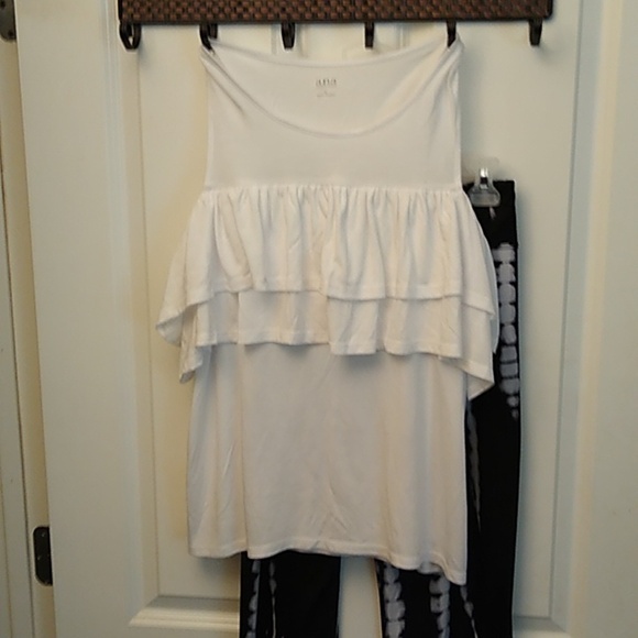 Nice ladies shirt and pants size large - Picture 3 of 4